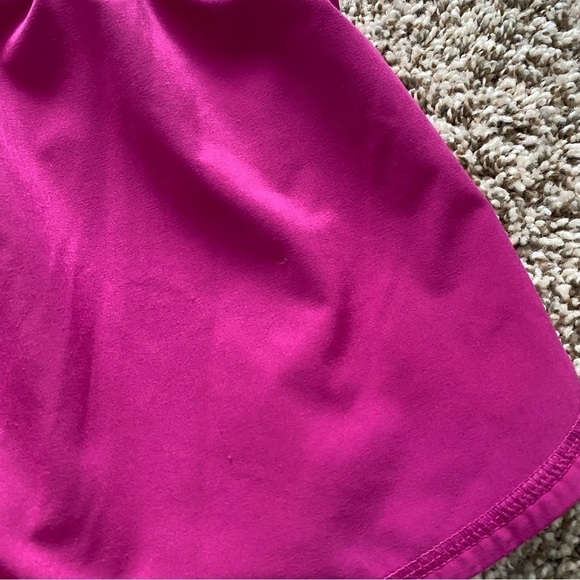 Nike Dri-Fit Pink Magenta 4” Inseam Shorts in Sz Small w/ Pulls - Picture 7 of 10